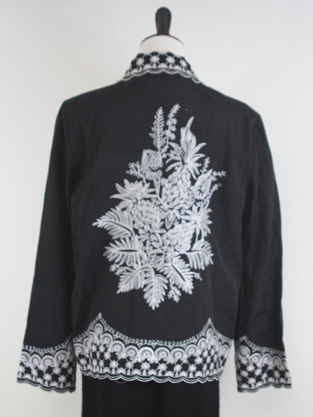 Carol Little Black Silk Shantung Embroidered Blouse Jacket L Boho Art to Wear